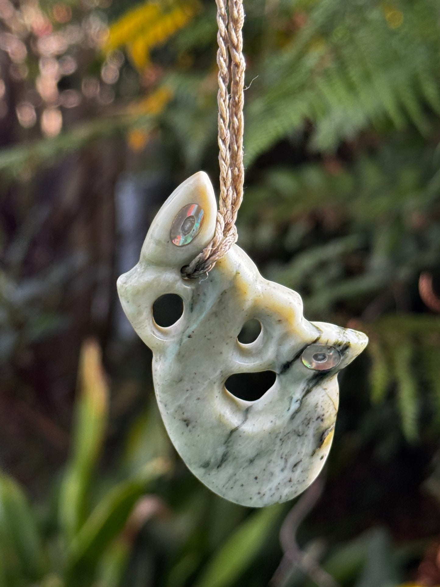 New Zealand Pounamu Manaia Kōmaru