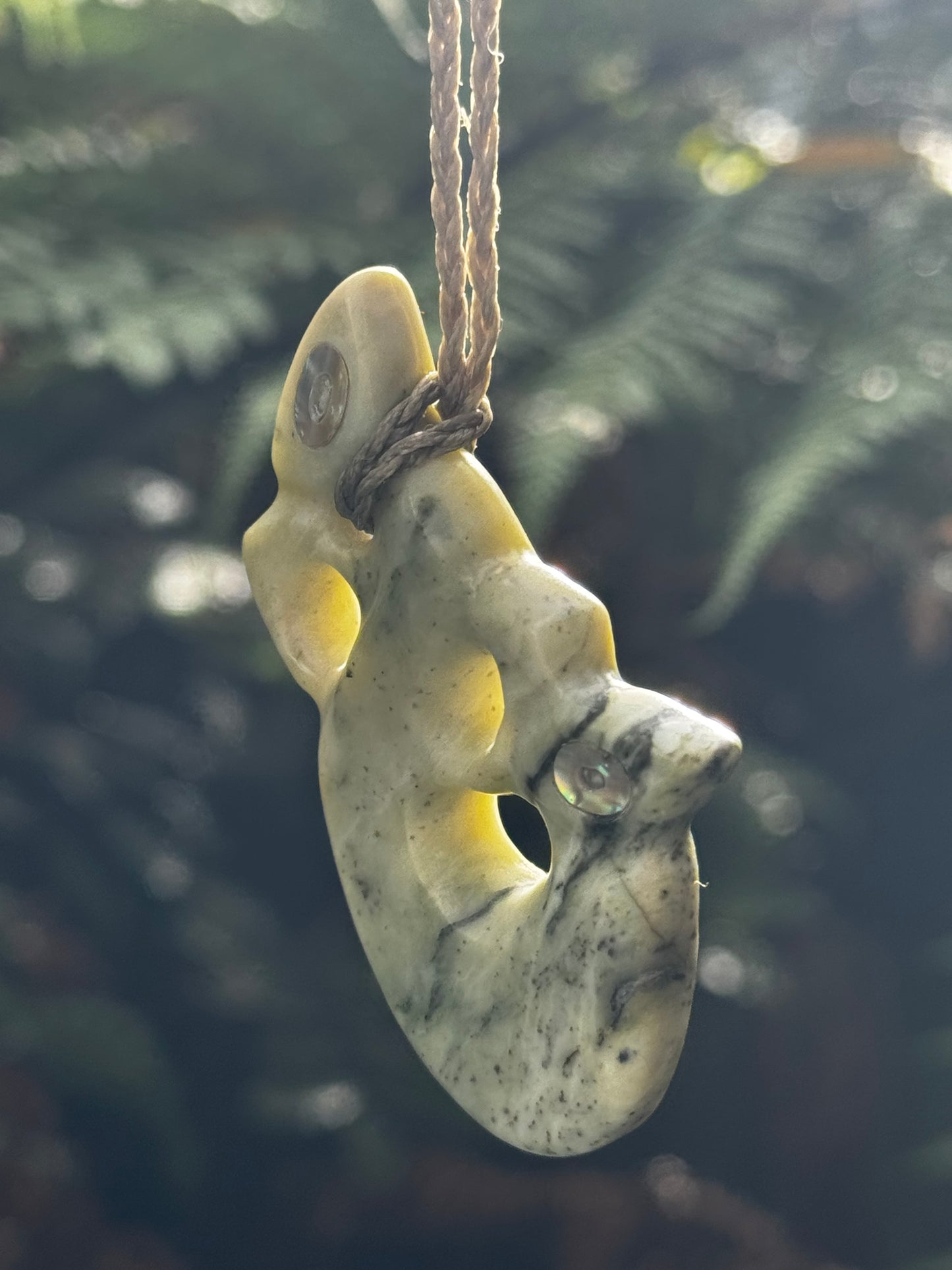 New Zealand Pounamu Manaia Kōmaru