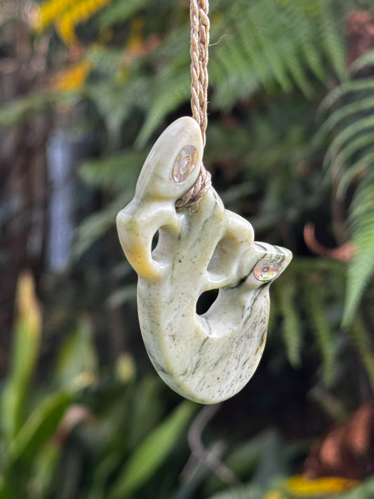 New Zealand Pounamu Manaia Kōmaru