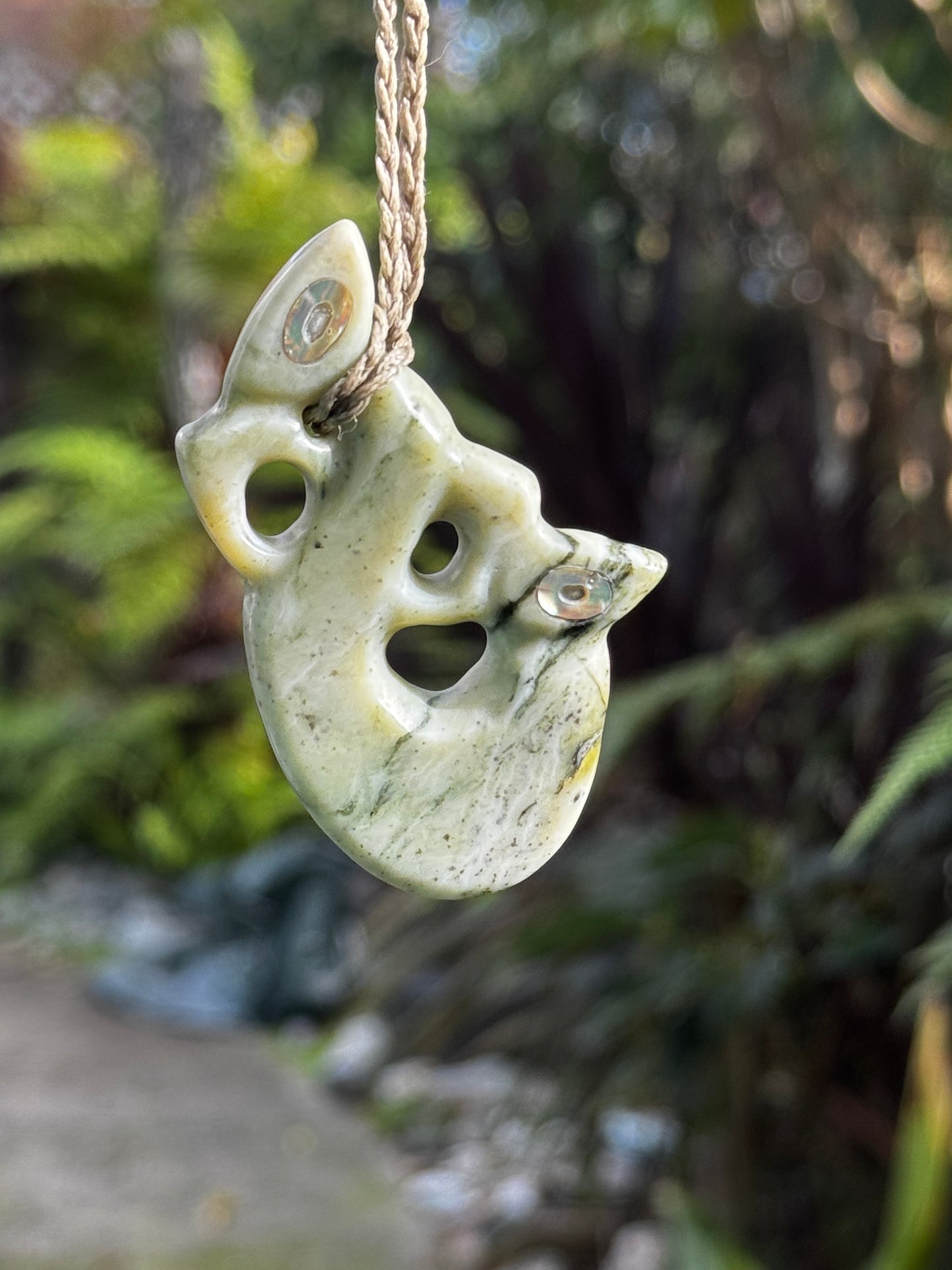 New Zealand Pounamu Manaia Kōmaru