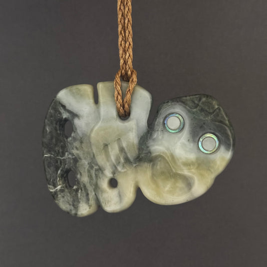 Pounamu Hei Tiki - Kohu Kārearea